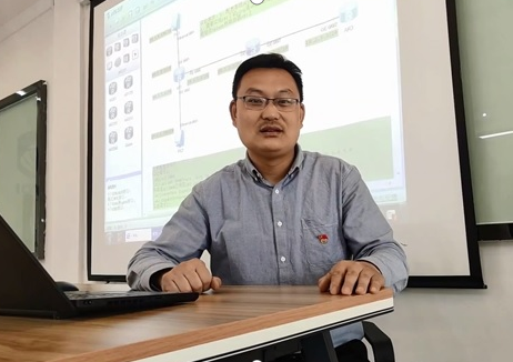 信息工程学院副院长--孙中诺